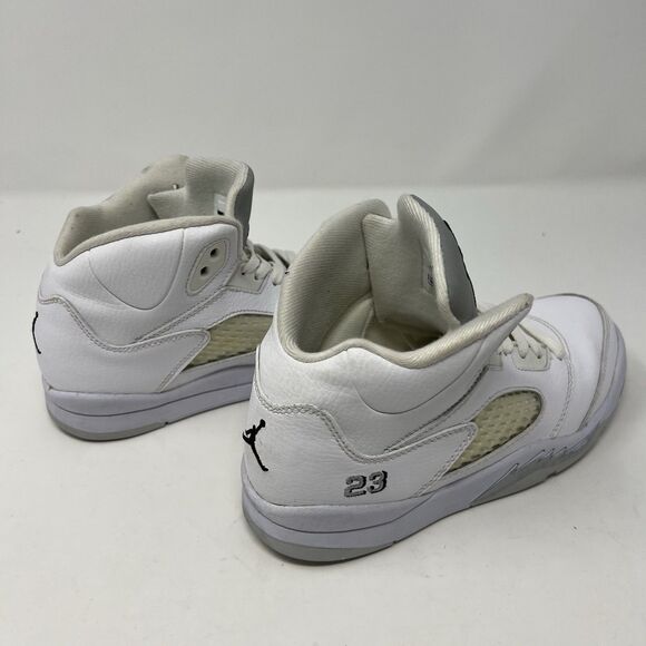 White 2014 NIKE AIR JORDAN 5 RETRO METALLIC SILVER YOUTH SIZE 2Y 440889-130 - Picture 5 of 10